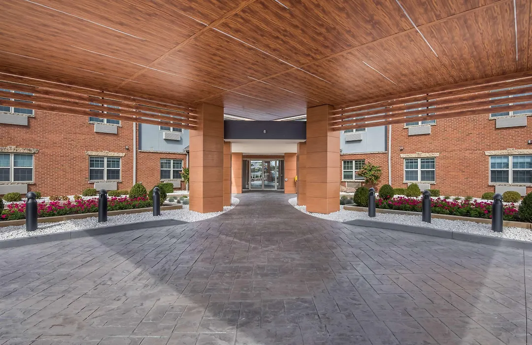 Wyndham Garden Galena Hotel & Day Spa-1
